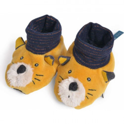 Baby shoes lion